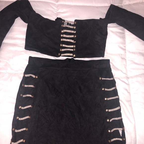 Suede Off-The-Shoulder Two-Piece Set - Picture 5 of 6